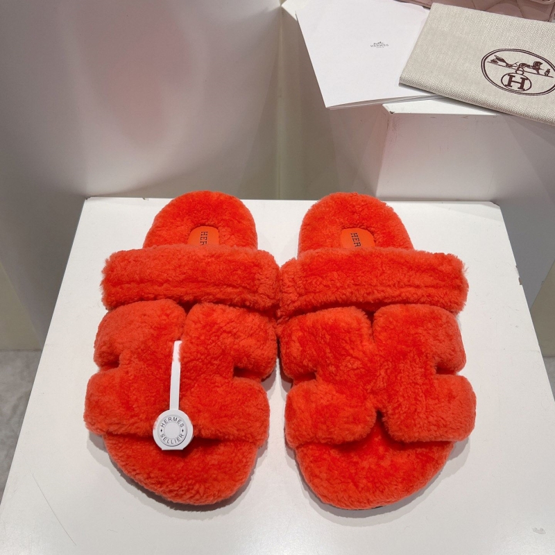 H**mes slippers